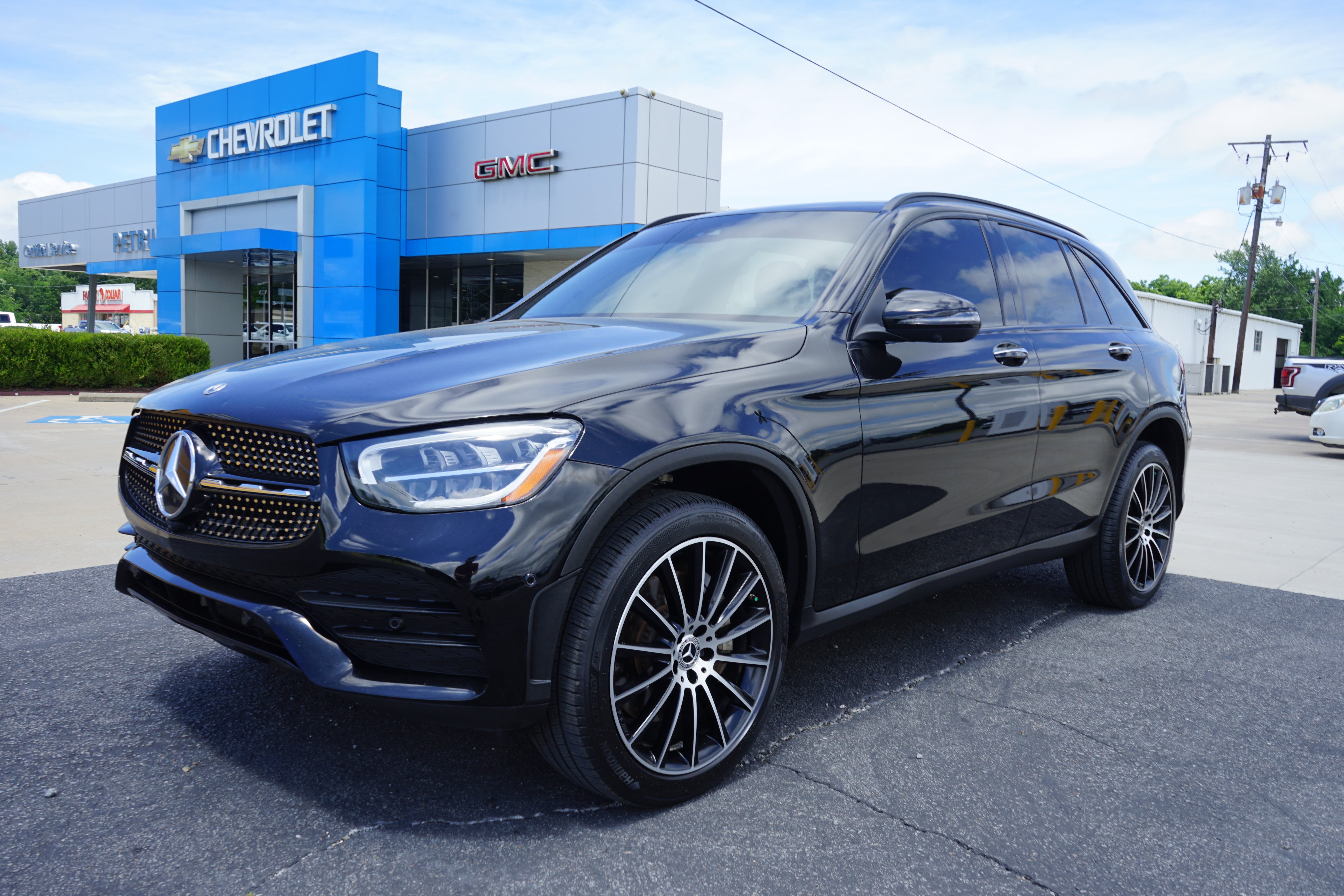 2022 Mercedes-Benz GLC GLC 300 in Black — front three-quarter view